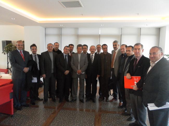 زعيم أكبر احزاب المعارضة التركية: ندعم بقوة مطالب الحرية والعدالة التي تنادى بها الشعوب العربية