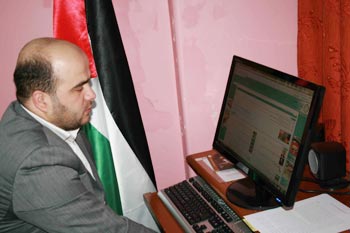 مدير عام تجمع العودة الفلسطيني لـ"الانتقاد": تنازلات عباس وفريقه ستؤثر سلباً على تعامل العالم مع حقوق الشعب الفلسطيني