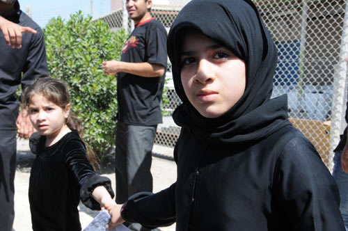 مسيرات تشييع الشهداء مستمرة في البحرين