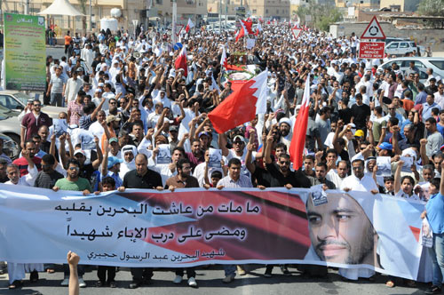 مسيرات تشييع الشهداء مستمرة في البحرين