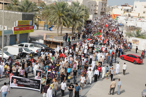 البحرين: مسيرة تشييع الشهيد السعيد هاني عبد العزيز في البلاد القديم