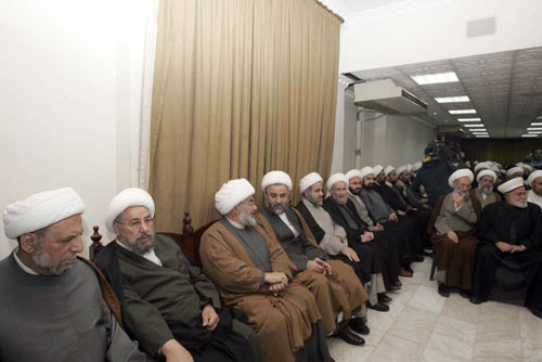 لقاء علمائي تضامني مع الشعب البحريني في مقر المجلس الاسلامي الشيعي الاعلى في بيروت