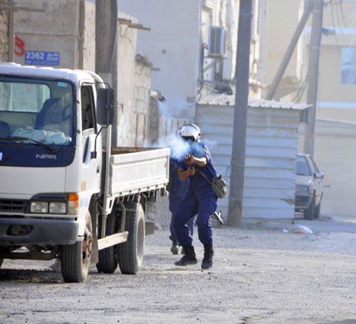 البحرين: مواجهات عنيفة بين شباب 14 فبراير والأمن على الطريق إلى السفارة الأميركية
