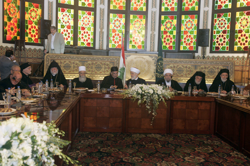البيان الختامي للقمة الروحية يشدد على الوقوف بوجه الفتنة ويؤكد رفض التوطين والحق بتحرير الارض المحتلة