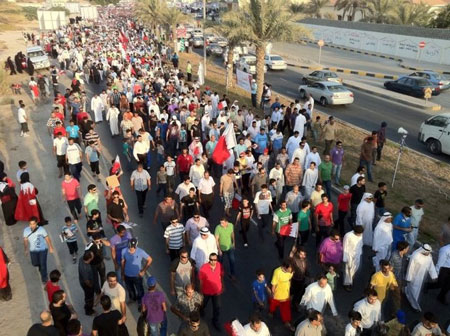 البحرين: مسيرة جماهيرية تحت عنوان "لا تنازل" وإصرار على المطالب الشعبية
