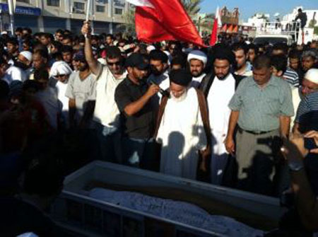 البحرين: تشييع حاشد للشهيد الفتى أحمد القطان
