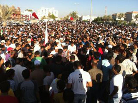 البحرين: تشييع حاشد للشهيد الفتى أحمد القطان
