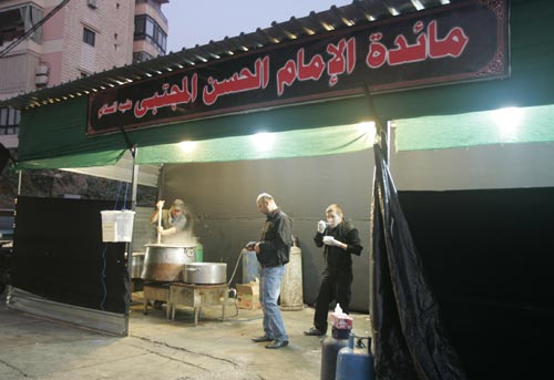 موائد عاشورائية في مناطق ضاحية بيروت الجنوبية