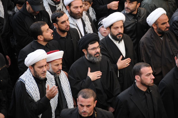 حزب الله يحي ذكرى الثالث عشر من محرم بمسيرة حسينية حاشدة تحت شعار "عزة وإباء" في مدينة النبطية

