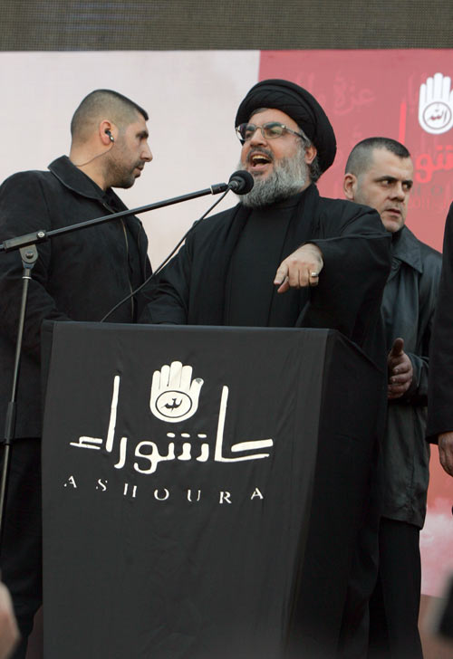 صورالسيد نصر الله في مسيرة العاشر من المحرم