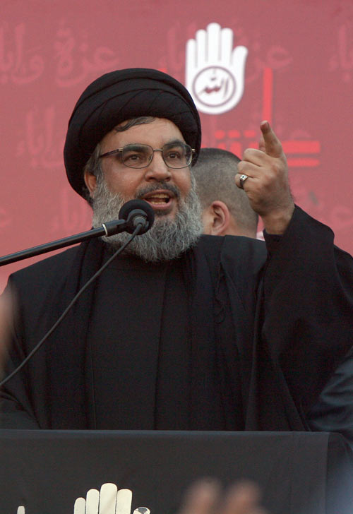 صورالسيد نصر الله في مسيرة العاشر من المحرم