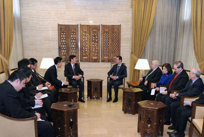 الرئيس الأسد التقى نائب وزير الخارجية الصيني : ما تتعرض له سورية يهدف إلى تقسيمها وضرب موقعها الجيوسياسي في المنطقة