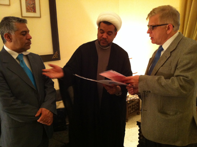 "المعارضة البحرينية في الخارج" تزور السفير الروسي في لبنان وتدعو لدعم المطالب الديمقراطية للشعب البحريني