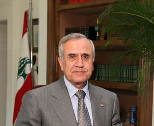 الرئيس سليمان: لا قرار بتعليق جلسات مجلس الوزراء والمخرج بالعودة الى القانون وقواعد العمل السياسي