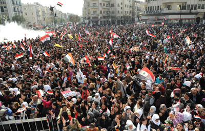 السوريون قالوا كلمتهم في استفتاء الأمس وترقب للنتائج اليوم لتثبت إصلاحات الرئيس الأسد
