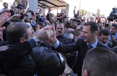 السوريون قالوا كلمتهم في استفتاء الأمس وترقب للنتائج اليوم لتثبت إصلاحات الرئيس الأسد
