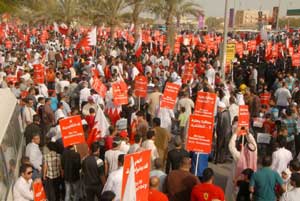 حزب الله يشيد بالتظاهرات الشعبية الحاشدة التي شهدتها البحرين