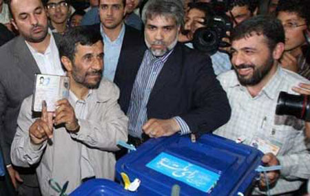 السياسة العالمية بتوقيت الانتخابات الايرانية: هكذا يقف الشعب خلف قائده