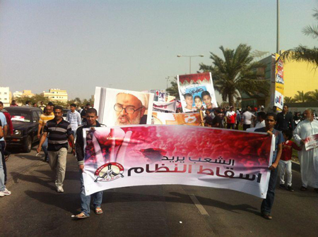 الشعب البحريني يملأ الساحات في مسيرة الشعب الكبرى