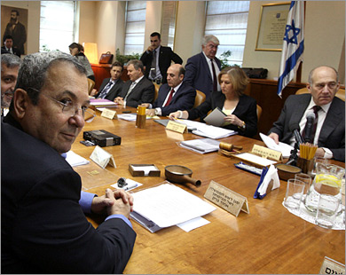 وزير إسرائيلي: المعارضة السورية أبلغتنا أنها تريد صداقتنا
