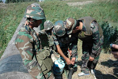 سوريا: القوات الأمنية تواصل ملاحقة المسلحين في حمص ودرعا ووحدات الهندسة تفكك عشرات العبوات الناسفة