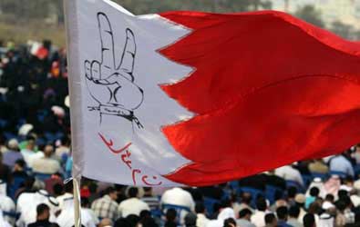 عشرات آلاف البحرينيين شاركوا في مسيرة "لبيك يا بحرين".. والشيخ قاسم يؤكد أن المطالب تعود للشعب وليس لـ"شرذمة" قليلة