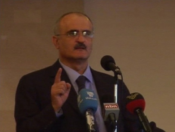 خليل: لابعاد الجيش عن الانقسامات وتخصيص الدعم له في الموازنة