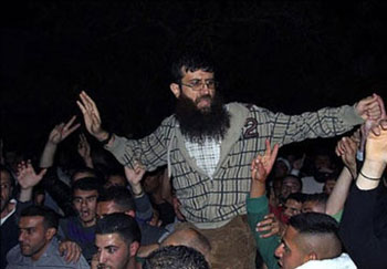 المحرر "خضر عدنان" يؤكد فور عودته إلى "جنين" وحدة الحركة الفلسطينية الأسيرة