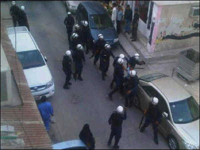 قوات النظام البحريني تقمع مسيرات الرفض ل"سباقات الدم" بالرصاص الحي
