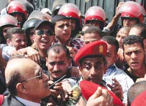 دمشق تلتزم بخطة أنان وتنتظر نتائج إيجابية ... البحرين ترفض نقل الخواجة الى الدانمارك... واحتدام معركة الرئاسة في مصر