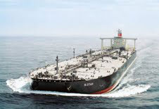 هرمز: مضيقٌ بين النخيل والموج والسفن