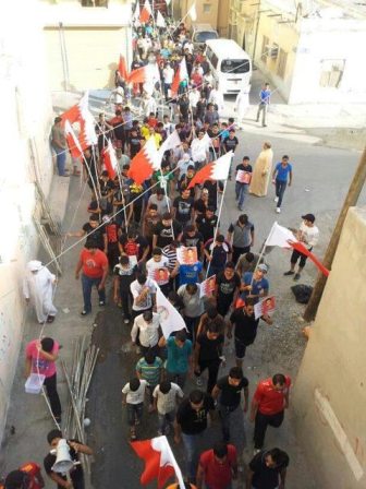 البحرين: قوات الأمن تقمع مسيرة تشييع رمزية نظمها "ائتلاف 14 فبراير"

