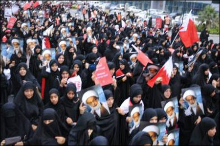 300 الف بحريني يتظاهرون بالمنامة لرفض الإنضمام للسعودية