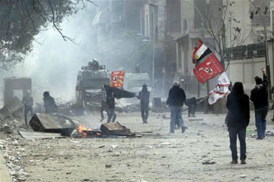 مقتل ستة مصريين خلال صدامات مع القوى الأمنية في محيط وزارة الدفاع بالقاهرة