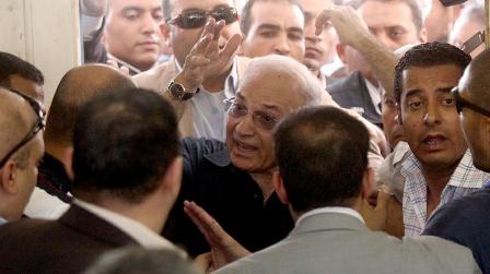 المصريون يشاركون في استحقاق مصيري لاختيار رئيسهم
