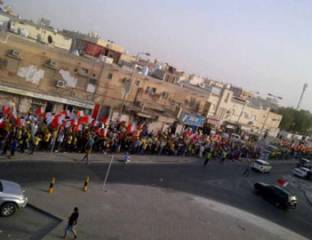 البحرين: مسيرات في مناطق متفرقة...وعائلة المعتقل المنامي قلقة على صحته