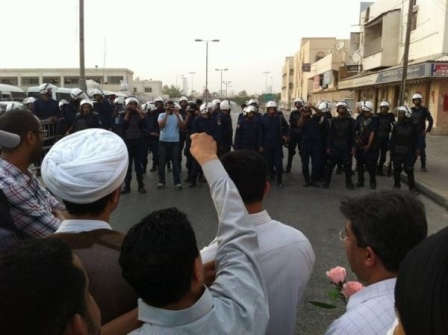 البحرين: الأمن يقمع بالقوة مسيرة سلمية ويستهدف الشيخ علي سلمان وعدد من قياديي الجمعيات السياسية المعارضة

