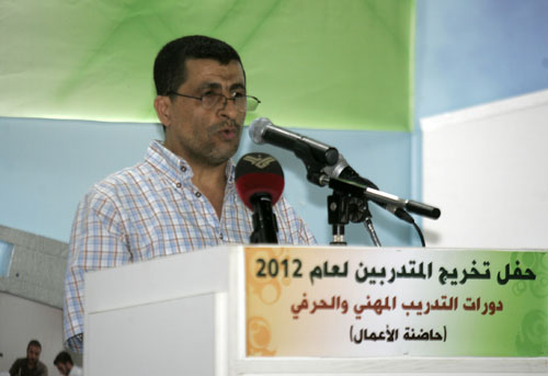 بلدية حارة حريك وجمعية "جهاد البناء" تخرجان دورات التدريب المهني والحرفي لعام 2012