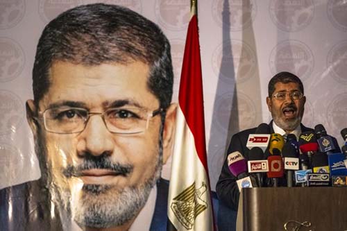 مرسي بعد إعلان فوزه بالرئاسة المصرية : لن أسعى لتصفية حسابات أو إنتقام
