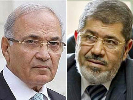 الرئيس مرسي في مواجهة الحبائل "القانونية": الشعب أولاً.. وآخراً