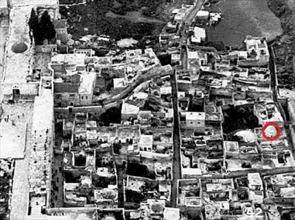 صورة تكشف هدم الاحتلال لـ&laquo;الأفضلية&raquo; في 1967: مسجد أيوبي ومدرسة دمّرا لتوسيع باحة &laquo;المبكى&raquo;