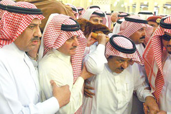 المملكة السعودية القلقة: تحدي الخلافة والإصلاحات والتراجع الأميركي