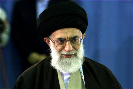 ثوار البحرين يشيدون بمواقف الامام الخامنئي الداعمة لمطالبهم والمعتقل أحمد رضي يؤكد تعرّضه للتعذيب داخل السجن