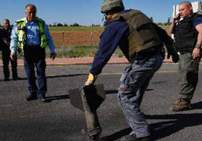 مع دخول "التهدئة" حيز التنفيذ .. كيان العدو يهدد بمواصلة استهداف مُطلقي الصواريخ ودعوات فلسطينية لصياغة ردٍ موحدٍ حال خرقِها
