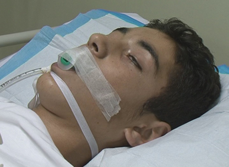 تسمم ثم خطأ طبي يدخل الفتى محمد قمرا في الغيبوبة والعائلة تطالب بمعاقبة المتسببين