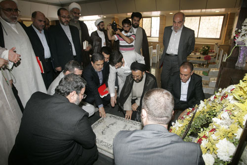 وفد إيراني برئاسة رئيس رابطة الثقافة والعلاقات الإسلامية زار ضريح الشهيد مغنية