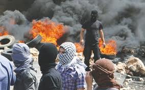 مصادر لـ"الانتقاد": ما يحصل في عكار هو نتيجة التصريحات التي أطلقها ماكين ودعوة أحد نواب "المستقبل" مناصريه لقطع الطرقات