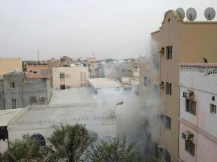 البحرين: الجمعيات المعارضة تتحدى قرار منع التظاهر وقوات الأمن تقمع بقوة مسيرة "الشعب لن يتراجع"
