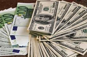 اليورو يتدهور والأزمة الأوروبية تشكل تهديداً للبلدان النامية