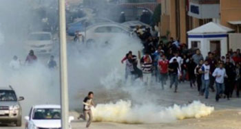 إستشهاد رضيع بحريني بقنبلة سامة لقوات النظام 